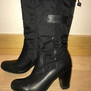 Blondo  Black Leather & Nylon 10M. Smoke-free home